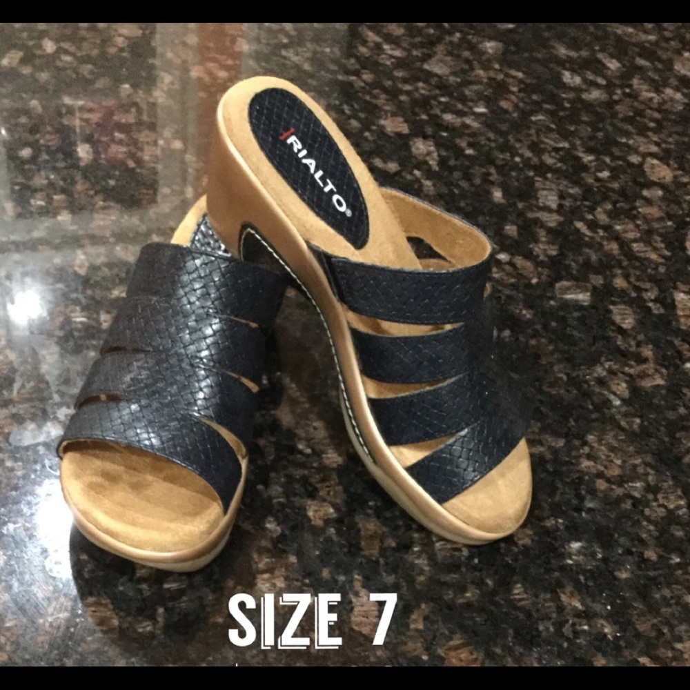 Beautiful Black Summer Sandals Size 7 New